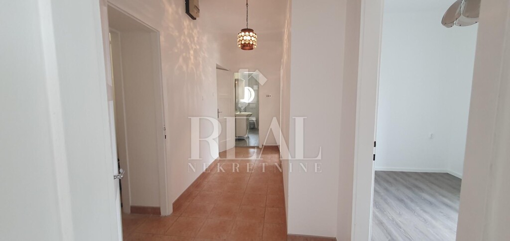 Image 6182185 - 7