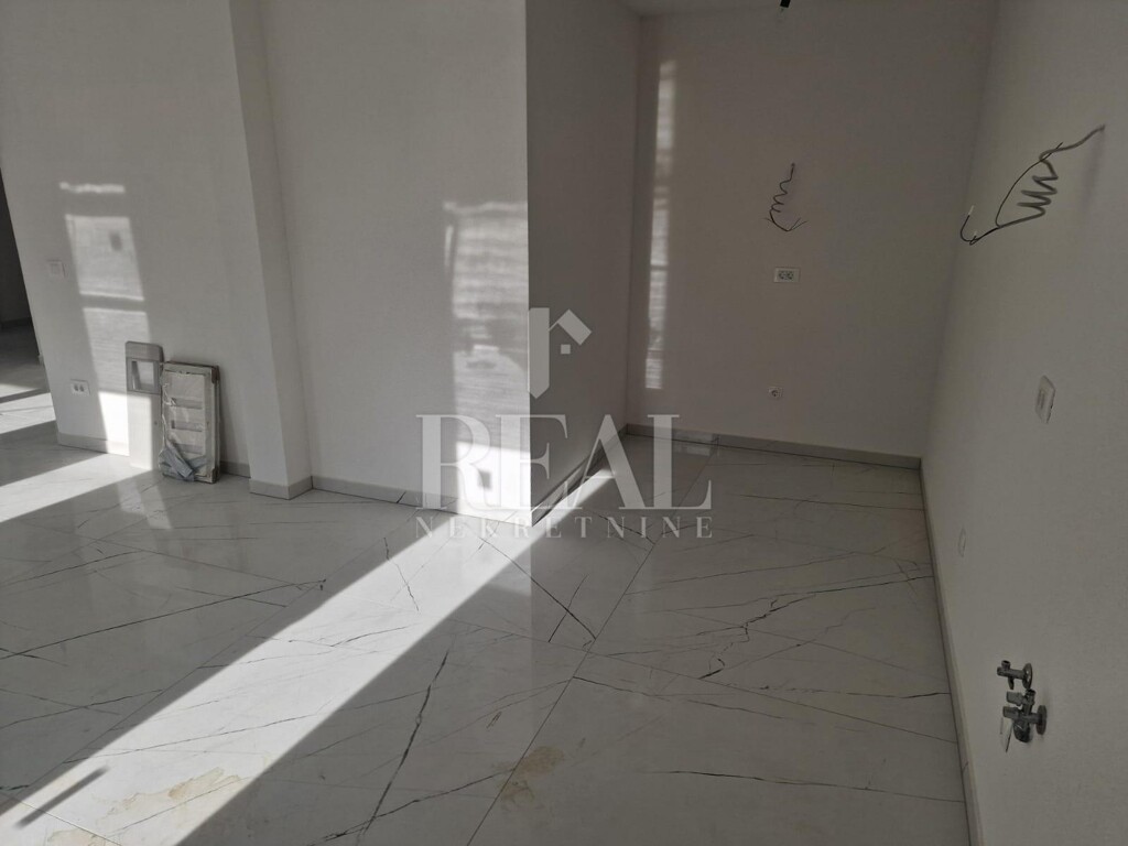 Image 6182186 - 9