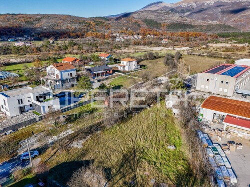Prostrane građevinske parcele u Dražicama, odlična lokacija za gradnju