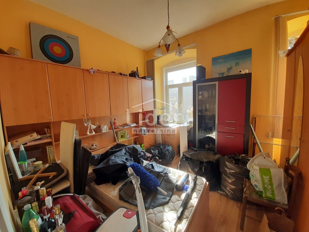 Image 6182674 - 10