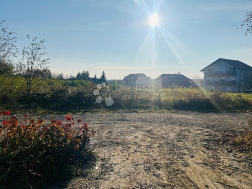 GRAĐEVINSKO ZEMLJIŠTE NA DOBROJ LOKACIJI, PRODAJA!