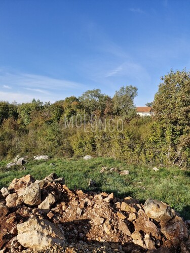 KRK, HLAPA, Građevinski teren uz cestu