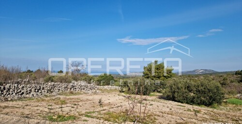 Građevinsko zemljište s pogledom na Primošten – Vadalj, 1645 m²