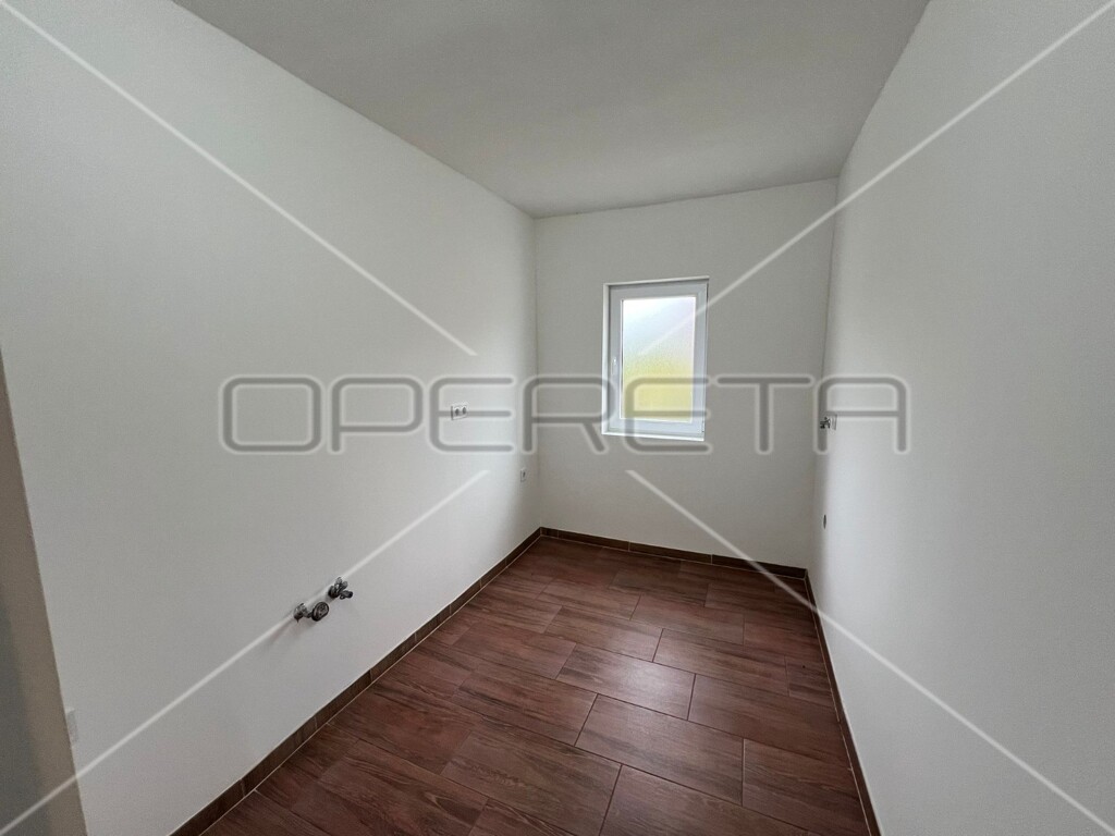 Image 6182769 - 8