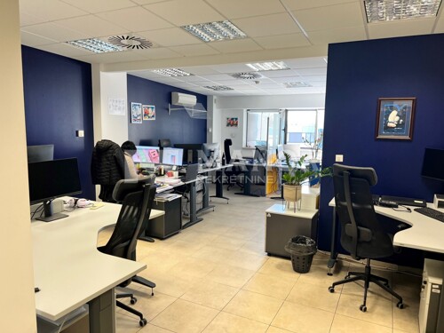 Thumbnail 6182799 - 4