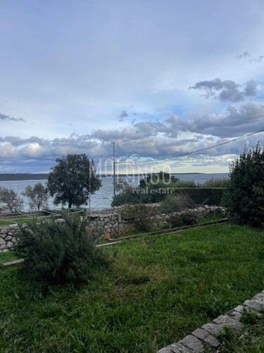 Thumbnail 6183533 - 5