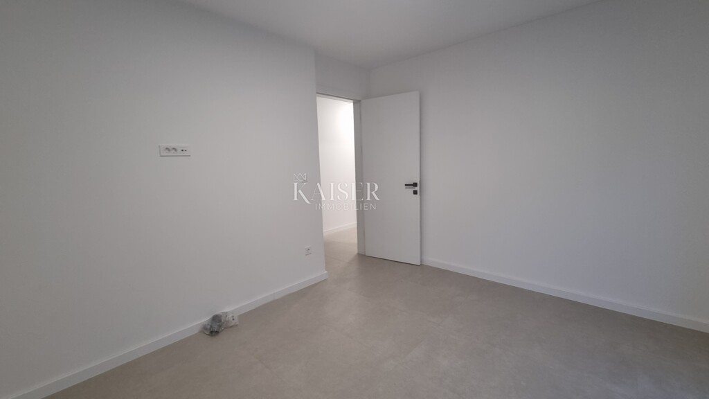 Image 6183554 - 8
