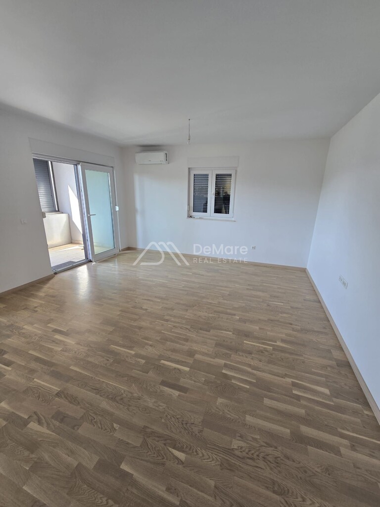 Image 6183620 - 4