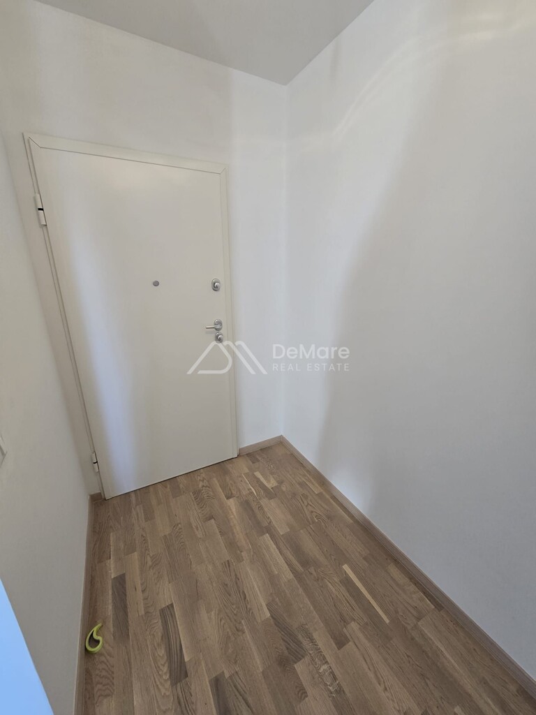Image 6183620 - 3