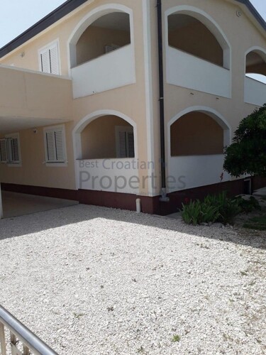 VIR ( Soldatica) - 4 APARTMANA UKUPNE POV. 290m2, PRVI RED DO MORA!
