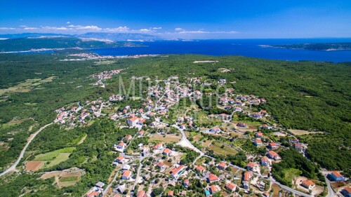KRK, VRH 46116 m2 poljoprivrednog zemljišta