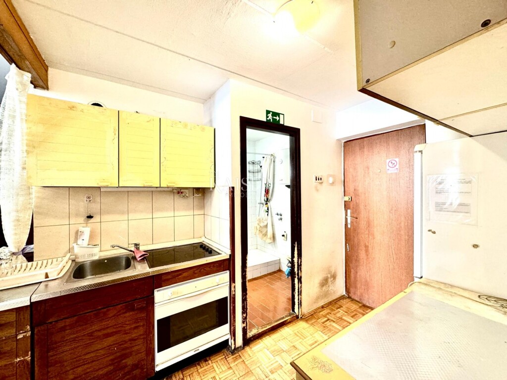 Image 6185400 - 9