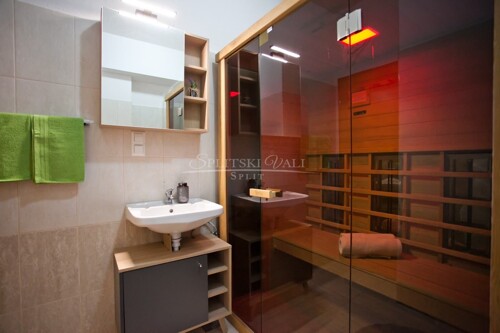 Thumbnail 6185421 - 5