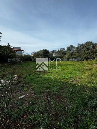 Medulin, građevinsko zemljište s projektom, 609 m2