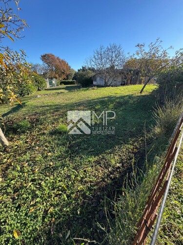 Medulin, građevinsko zemljište 672 m2, na traženoj lokaciji