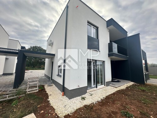 Medulin, novogradnja, kuća na mirnoj lokaciji, 4 SS + 4 kupa