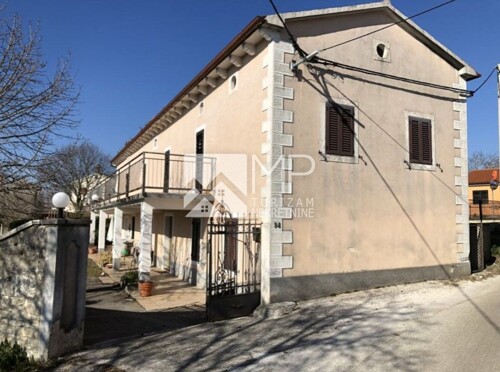 Svetvinčenat, PRILIKA - KUĆA - IMANJE sa OBJEKTIMA 3000 m2