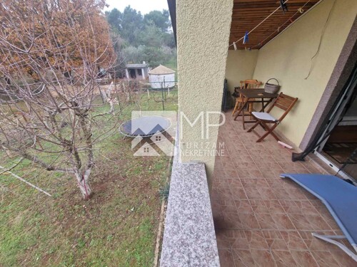 MEDULIN, samostojeća kuća s 2 stana na parceli od 541 m2, mi