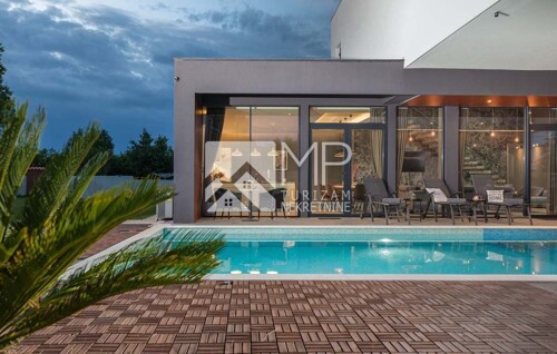 Thumbnail 6185937 - 4