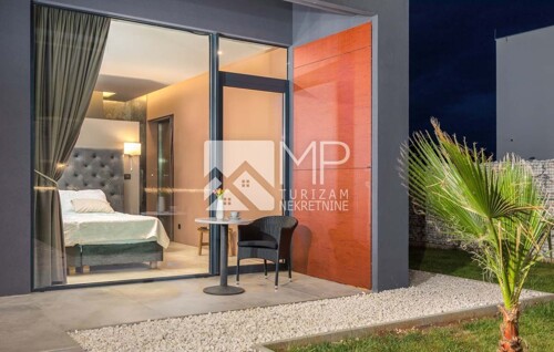 Thumbnail 6185937 - 6