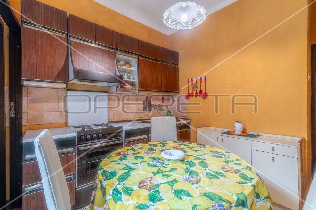 Image 6188174 - 8