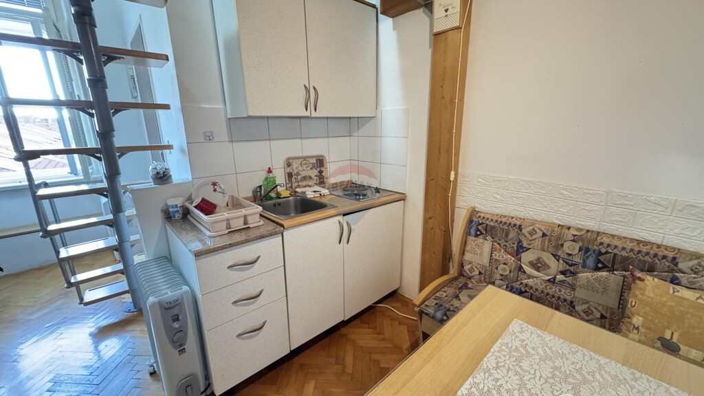 Image 6188885 - 4