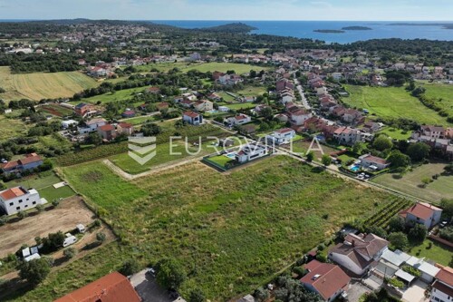 Istra, Fažana, Valbandon, građevinsko zemljište na odličnoj lokaciji, PRI...