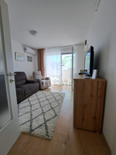Monvidal stan sa centralnim grijanjem 54m2, 2S+DB !