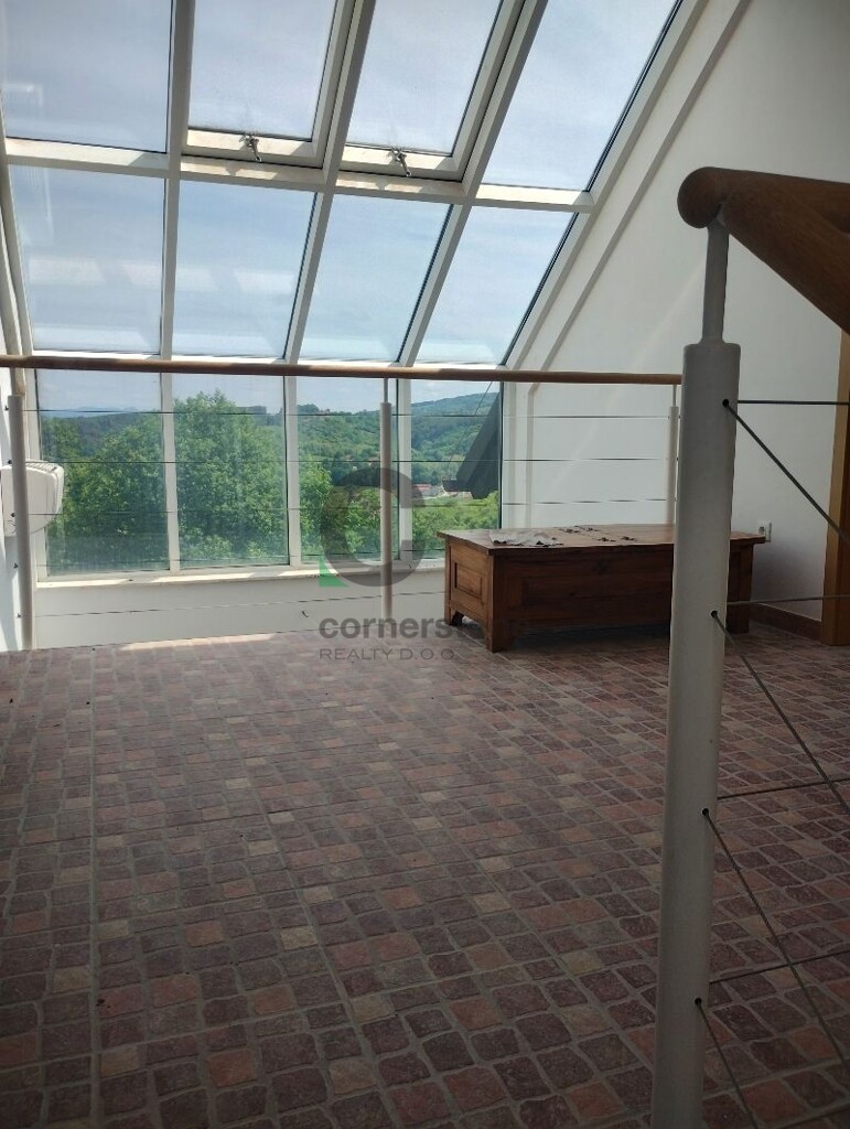 Image 6189377 - 12