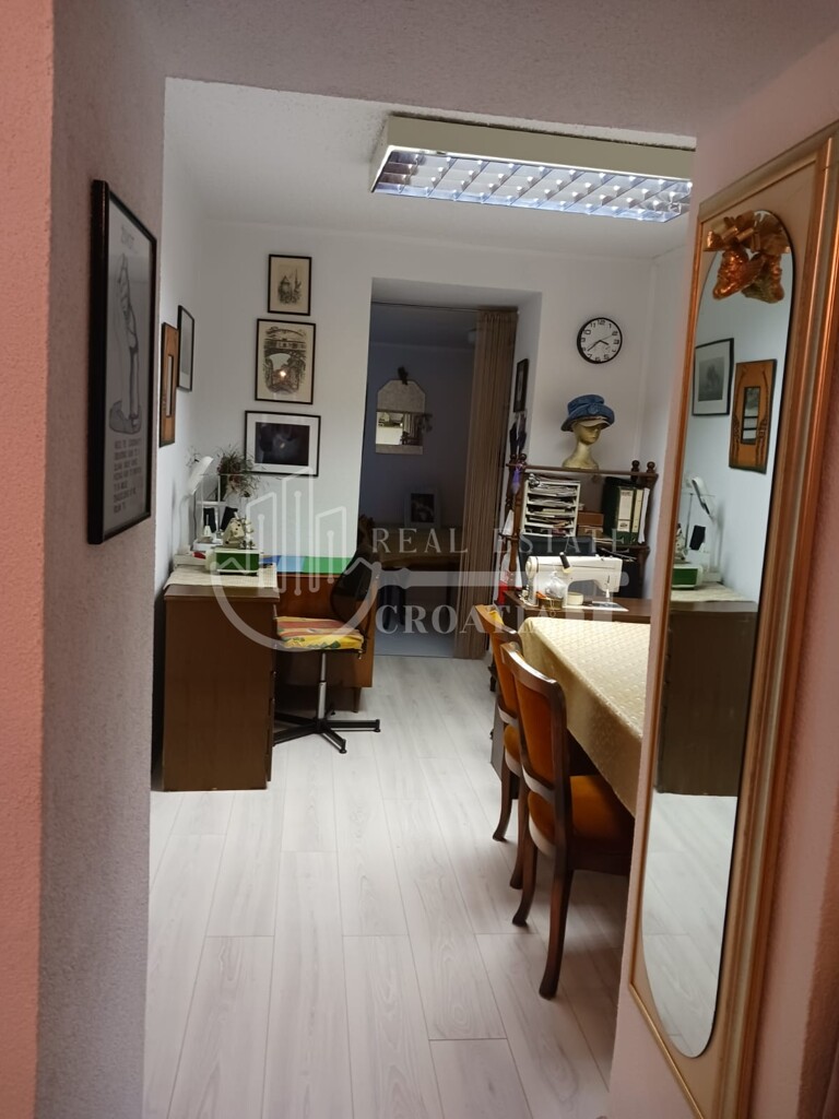 Image 6189455 - 1