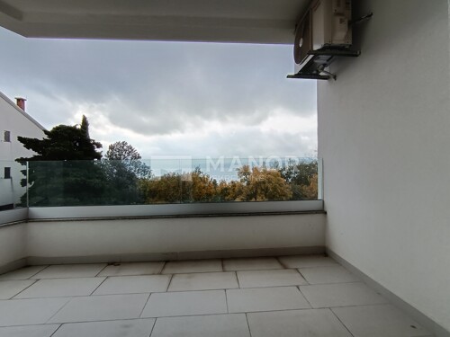 Thumbnail 6189476 - 6