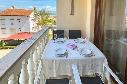 Dvoetažni apartman na mirnoj lokaciji