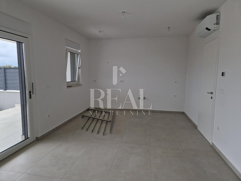 Image 6190001 - 3