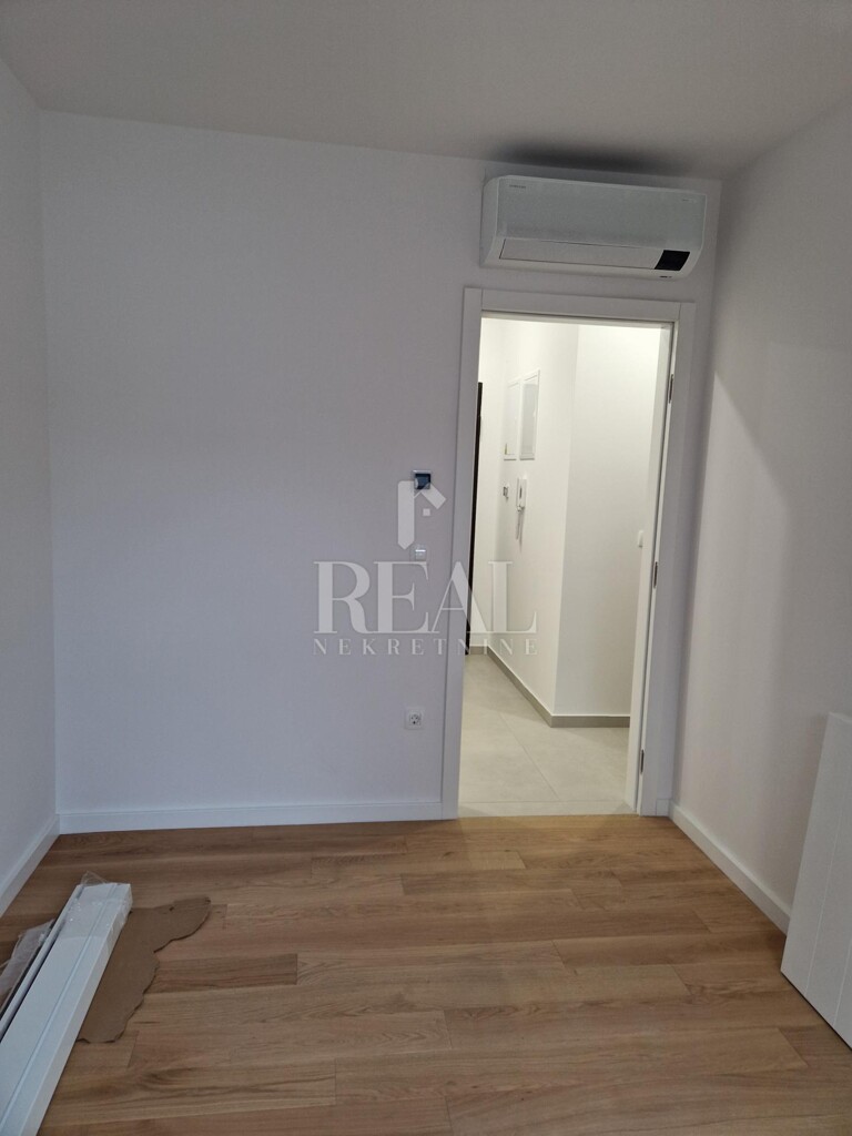 Image 6190001 - 12