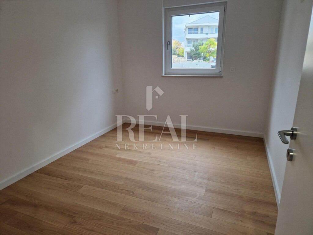 Image 6190001 - 8