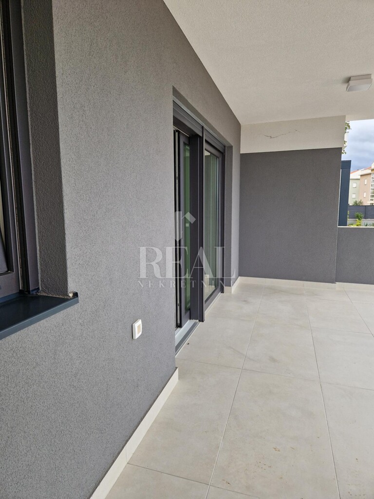Image 6190001 - 6