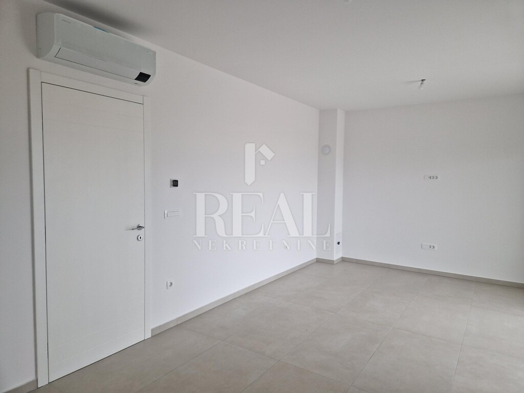 Image 6190001 - 2