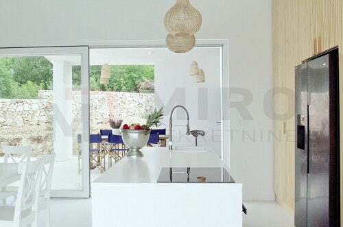 Thumbnail 6190105 - 6