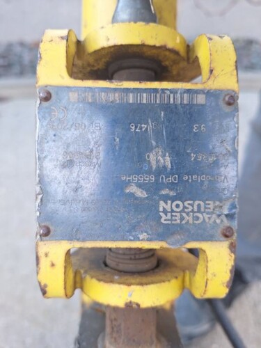 Vibro ploča Wacker Neuson DPU 6555H Težine 476 Kg.