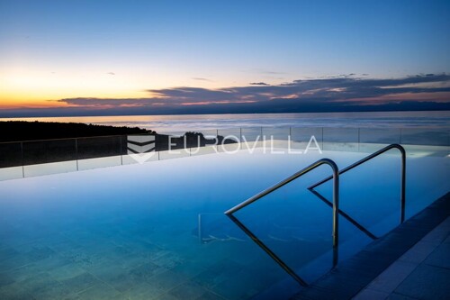 Thumbnail 6191246 - 10