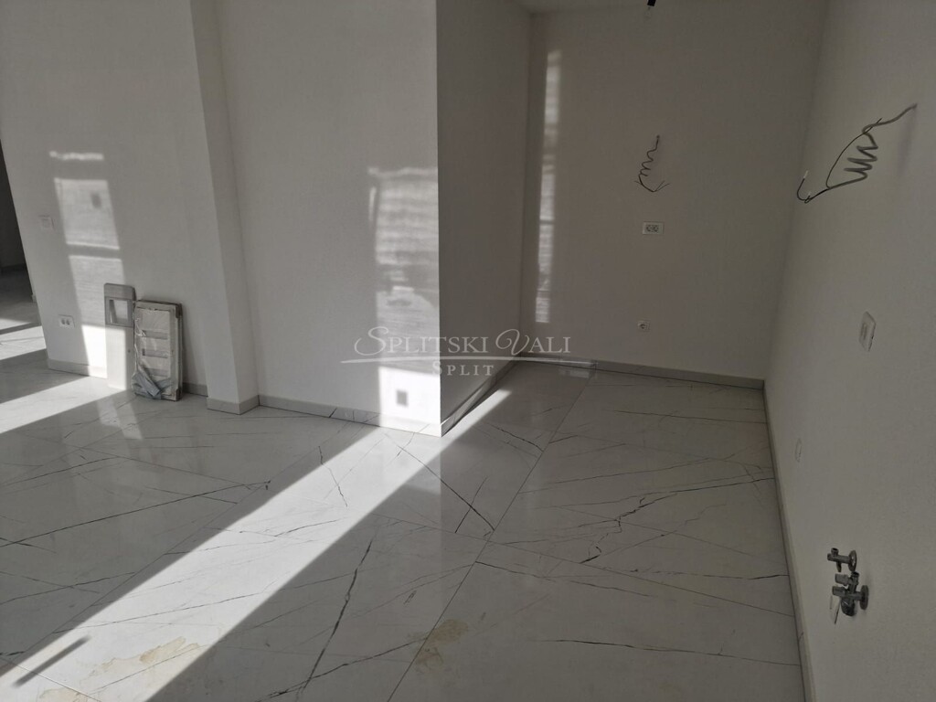 Image 6191388 - 8