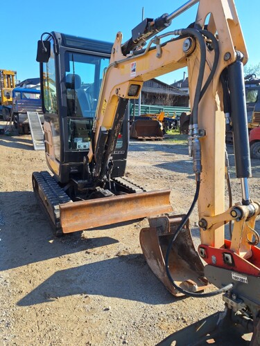 Mini bager Yanmar SV22 Godina 2016. Težine 2300 kg