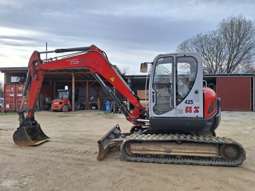 Mini bager Wacker Neuson težine 7500 kg. God.pr 2008