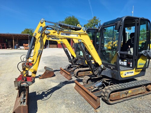Mini bager Yanmar SV 22. Godina 2016 Težine 2275 kg.