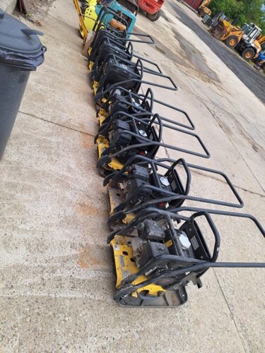 Vibro ploča Bomag BP1240 težine 72 kg.