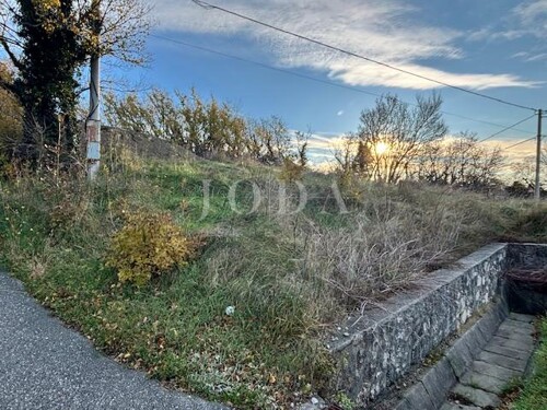 Bribir, građevinsko zemljište na odličnoj lokaciji 677m2