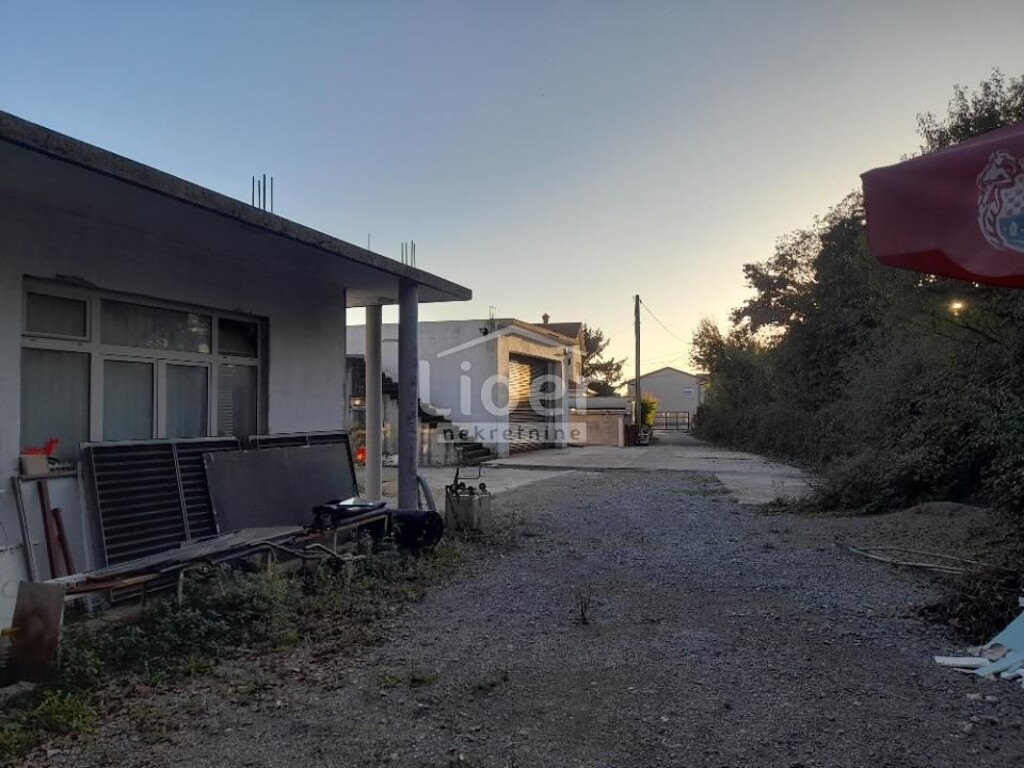Image 6191828 - 8