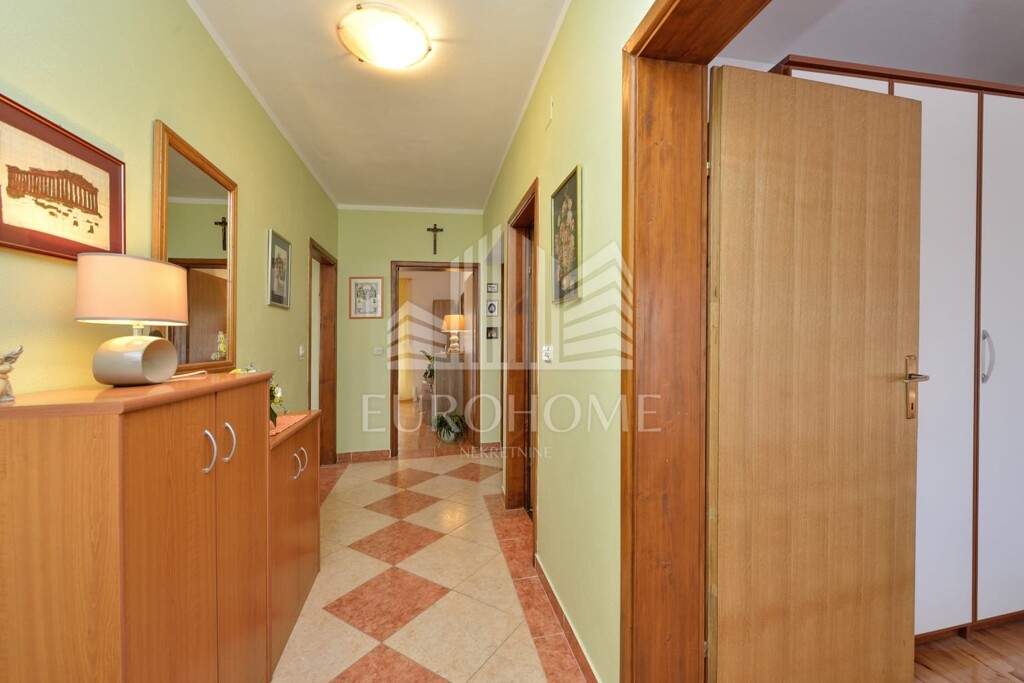 Image 6191887 - 10