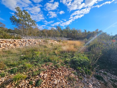 Otok Krk, Malinska - građevinsko zemljište 700m2