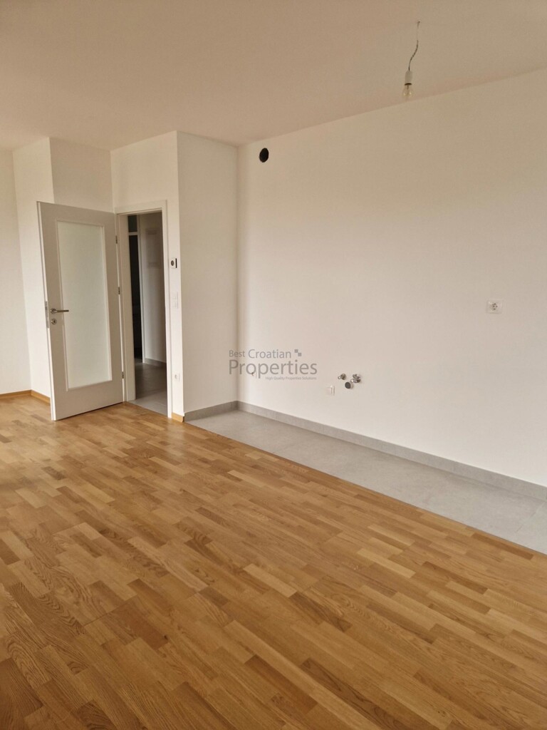 Image 6192024 - 4